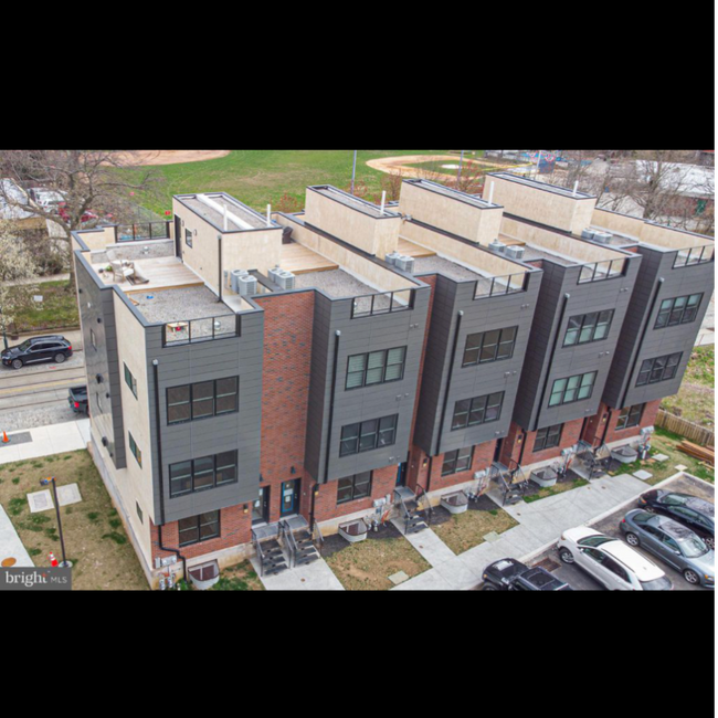 Foto del edificio - 7038 Pipers Glen Wy