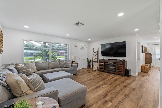 Building Photo - 2 br, 2 bath House - 3409 Keene Park Drive