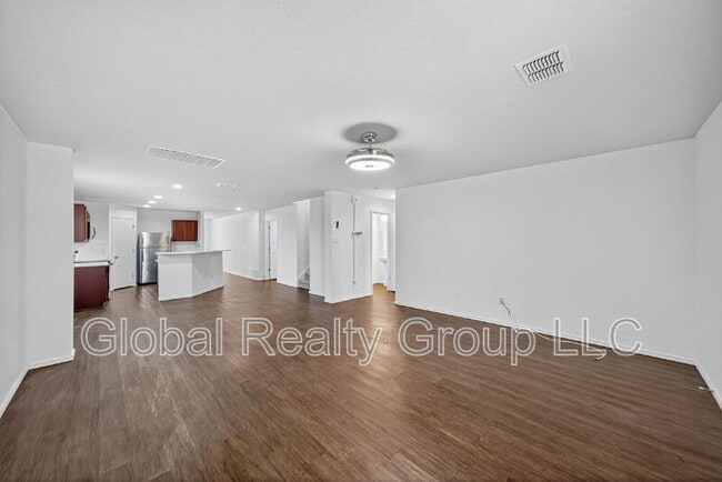 Building Photo - 7139 Quarter Moon