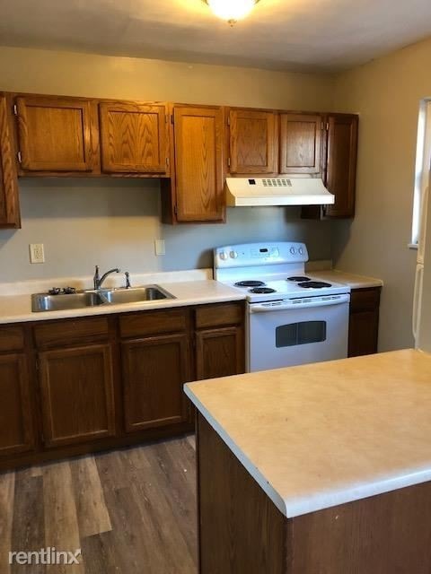 Primary Photo - 3 br, 1.5 bath Townhome - 249 Locust Ln