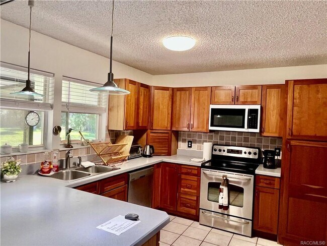 Foto del edificio - 801 N Country Club Dr