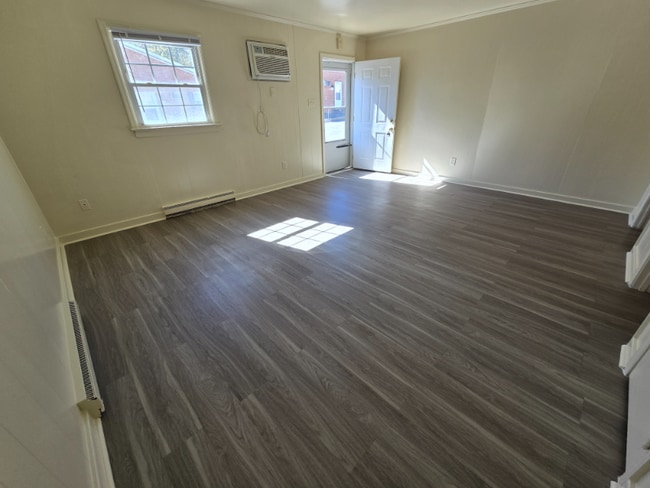 Foto del edificio - 6100 Strathmore Rd