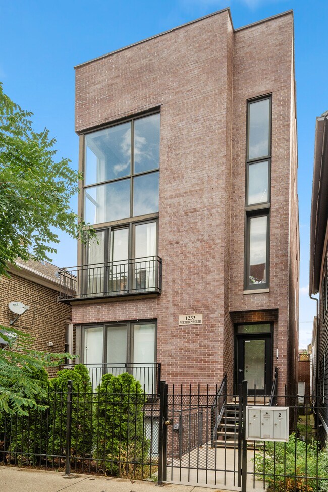 Building Photo - 1233 N Bosworth Ave