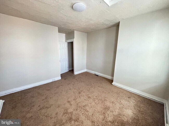 Foto del edificio - 1736 Darley Ave