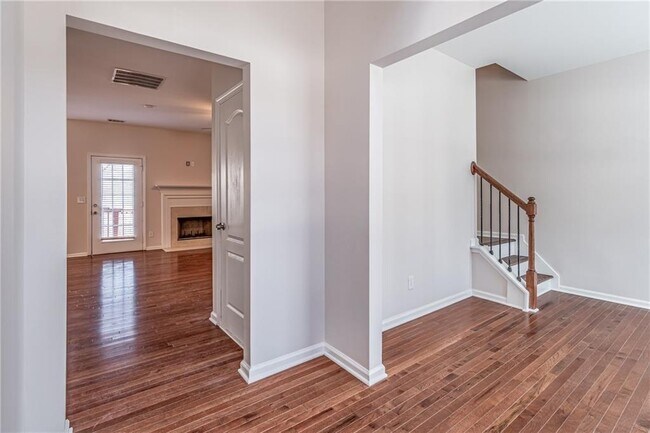Foto del edificio - 2849 Suttonwood Way NE