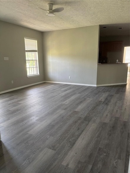 Foto del edificio - 211 Oaks Grande Dr