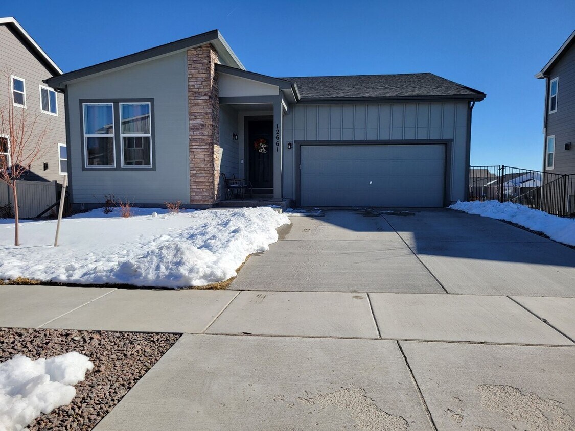 Stunning 5 Bed 3 Bath Ranch Style Home In House Rental in Peyton