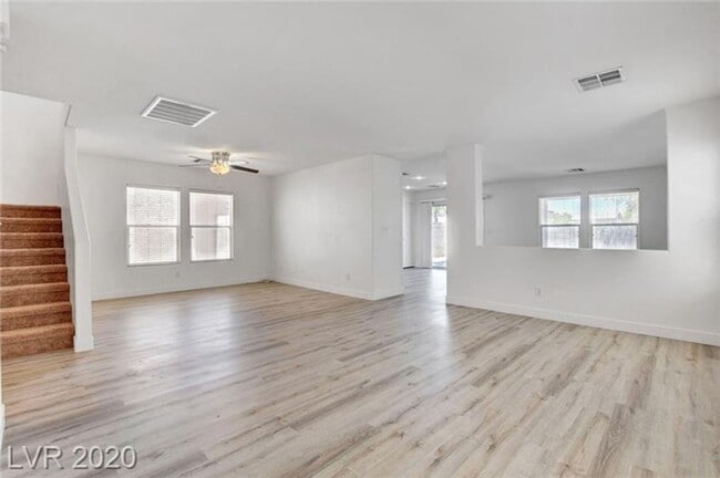 Building Photo - Gorgeous Northwest Three Bedroom Home!