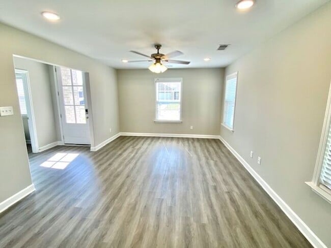 Photo - Now Leasing in Southaven @ Rasco Farms- 4-Bedroom 2.5 Bath Home-Availalbe Now!