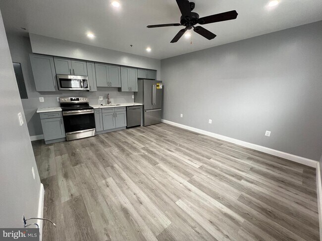 Foto del edificio - 1611-15 Ridge Ave
