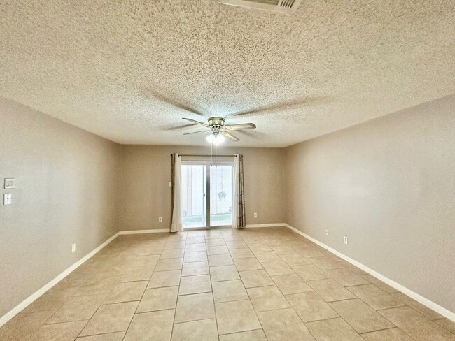 Building Photo - 3BED/2BATH Home for lease!