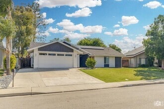 Building Photo - 5209 Pla Vada Dr