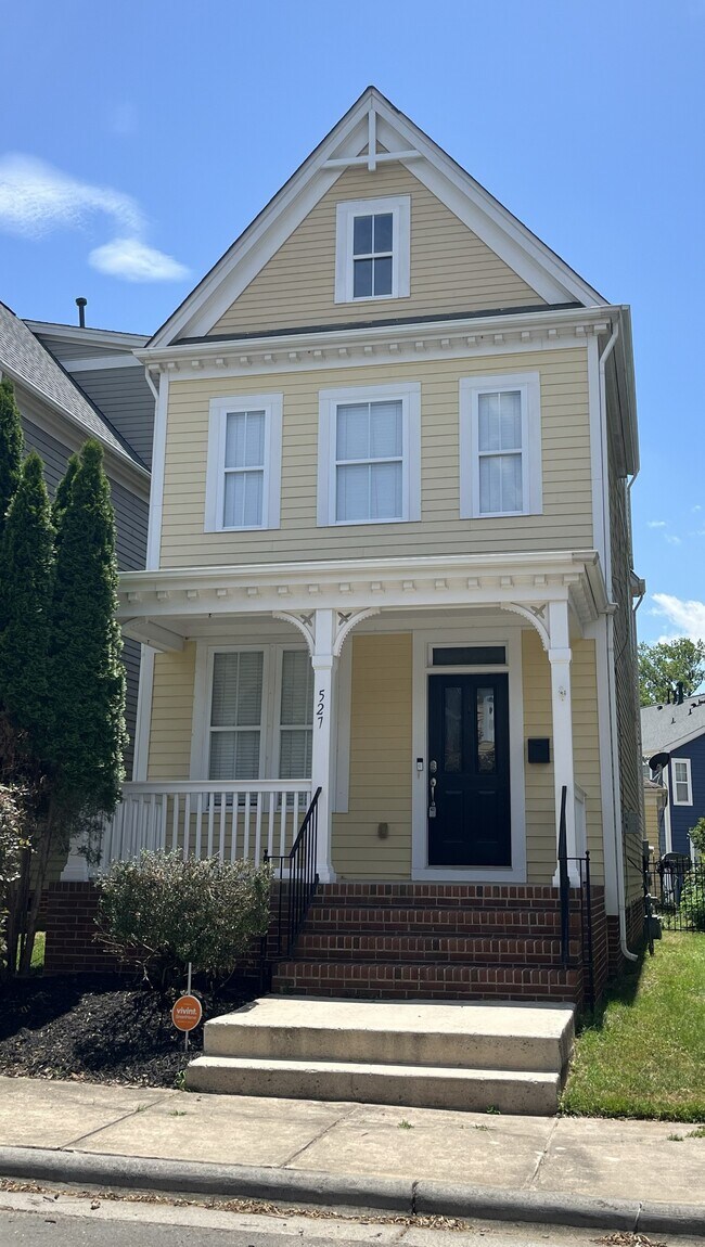 Foto del edificio - 527 Dubois Ct
