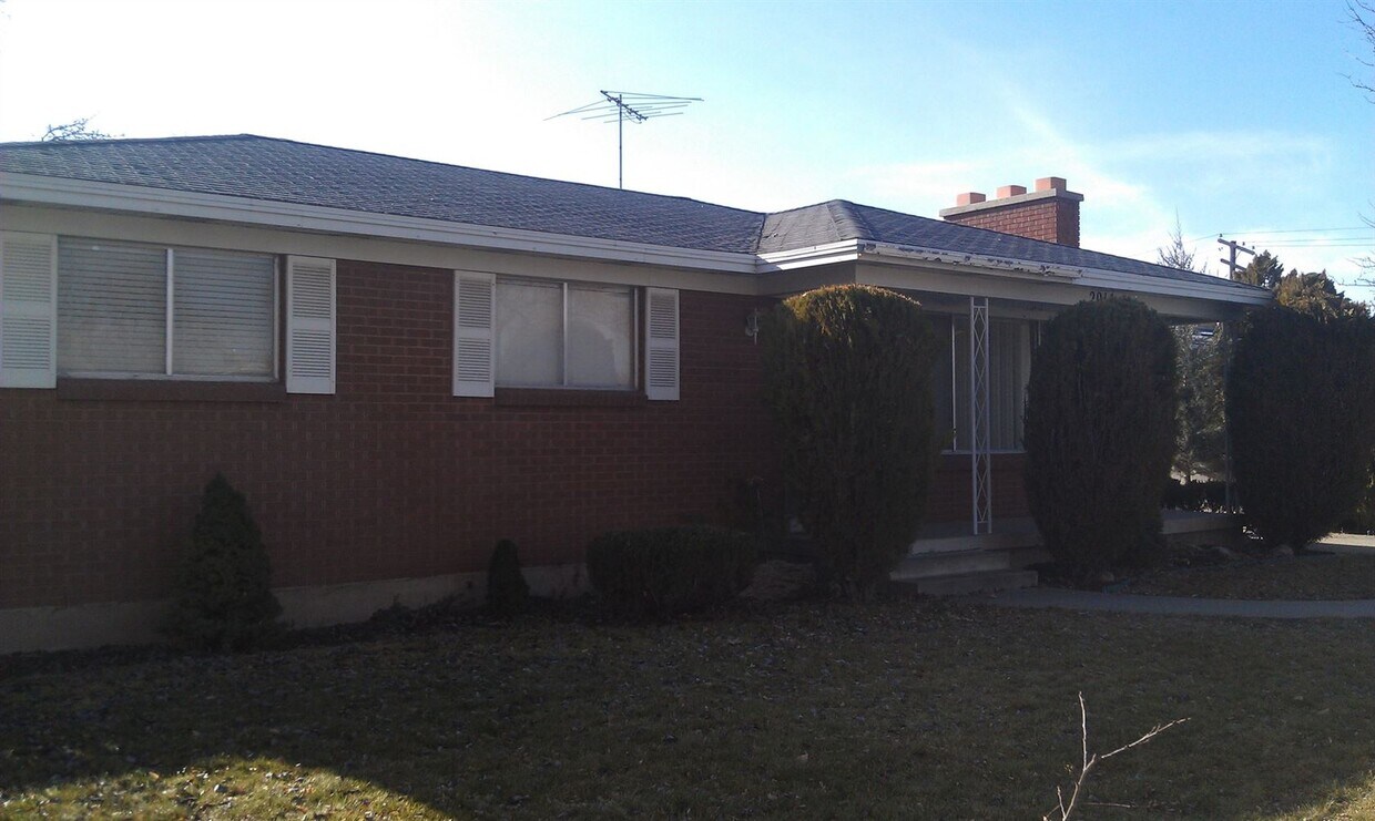 2014 E Highland View Cir, Salt Lake City, UT 84109 House Rental in Salt Lake City, UT