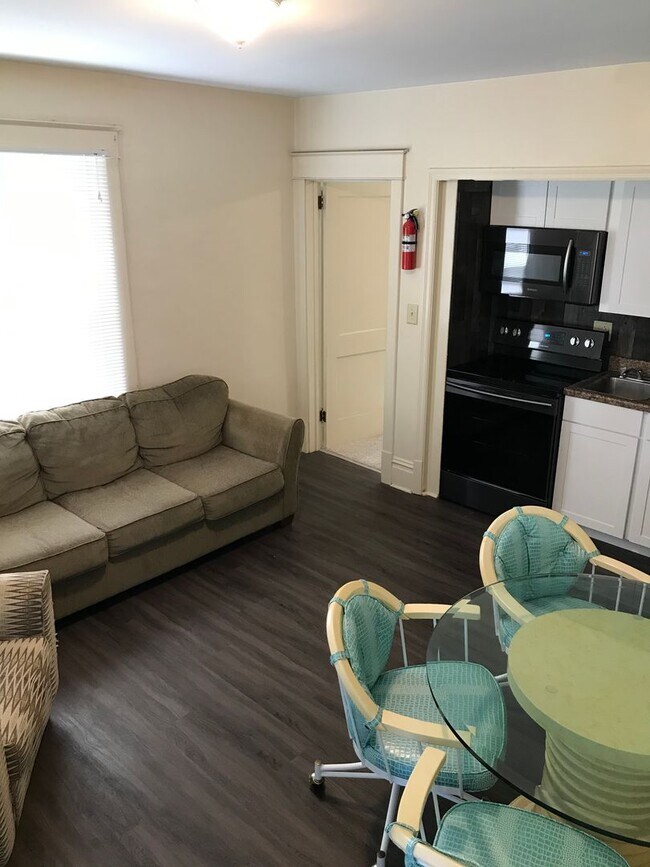 Foto del edificio - Updated one bedroom near engineering and s...