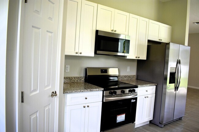 Foto del edificio - 3109 SW Curcuma St
