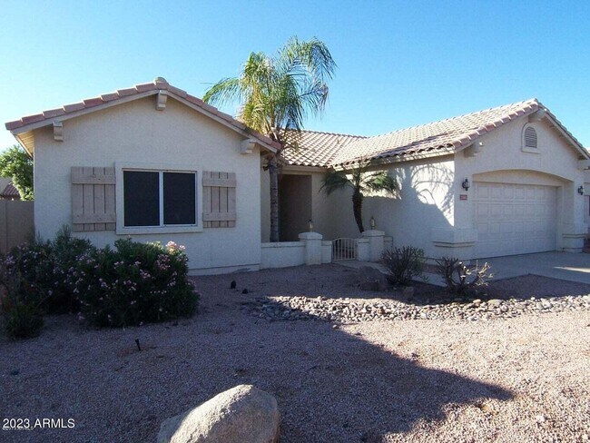 Foto del edificio - 1561 E Stanford Ave