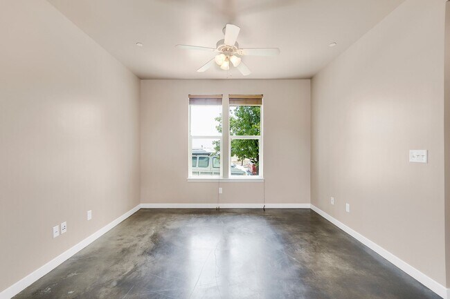 Foto del edificio - 2602 E 20th St