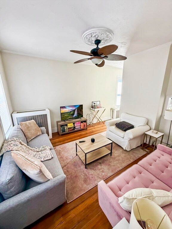 Foto del edificio - 661 E 7th St