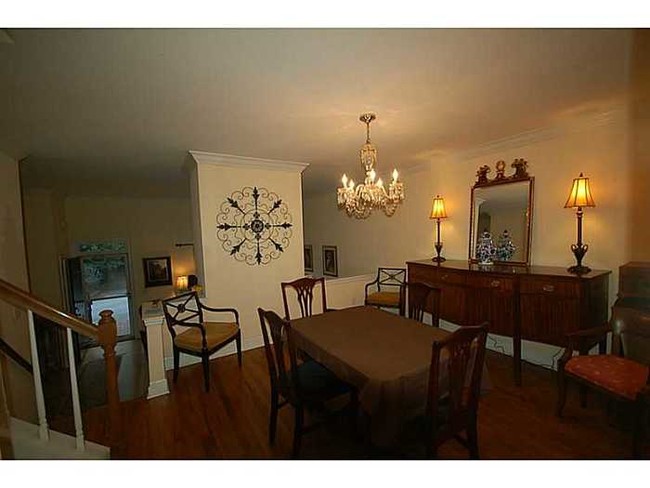 Building Photo - 2396 Charleston Oaks Ln