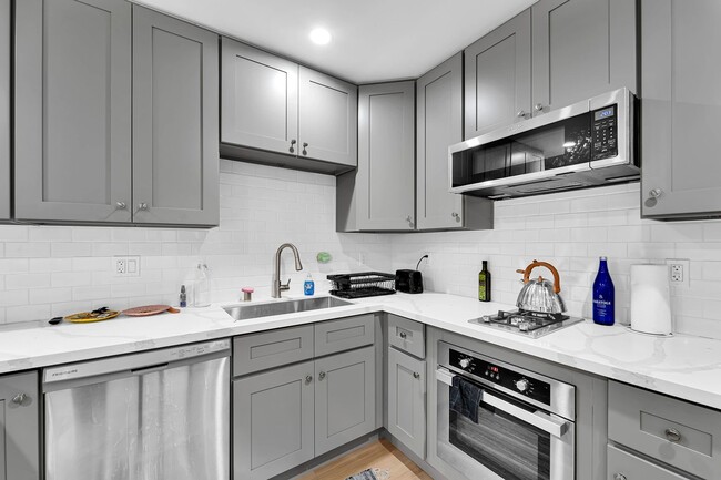 Foto del edificio - 1240 W 29th St