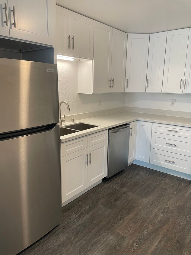 New appliances - 324 S Lafayette Ave