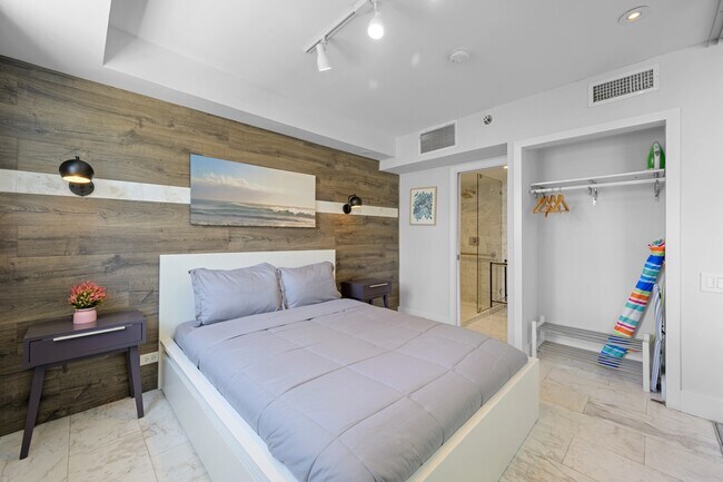 Foto del edificio - 100 Collins Ave