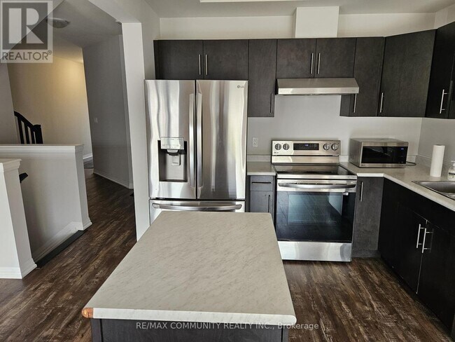 Photo du bâtiment - 4552-4552 Portage Rd