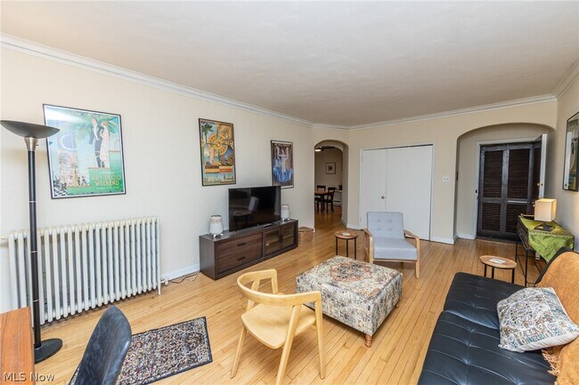 Foto del edificio - 2330 Euclid Heights Blvd