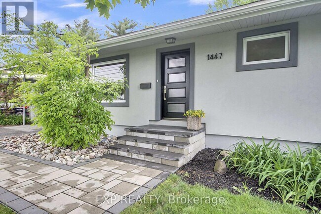 Building Photo - 1447 Maxime St