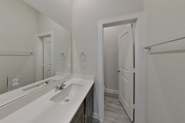 Building Photo - 4902 San Fabiano Ct