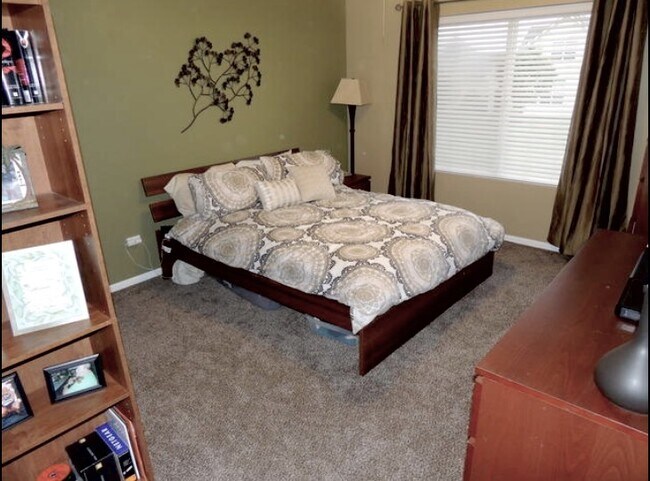 Foto del edificio - 1731 Fieldstone Dr S