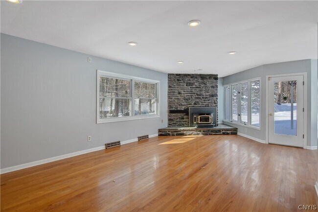 Foto del edificio - 7301 Dogwood Ln