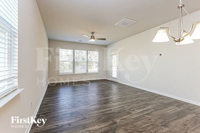 Building Photo - 538 Hillpark Ln