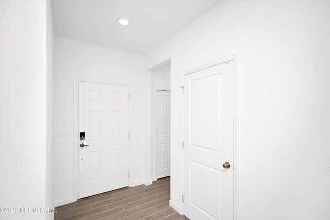 Building Photo - 348 Rosemont Dr