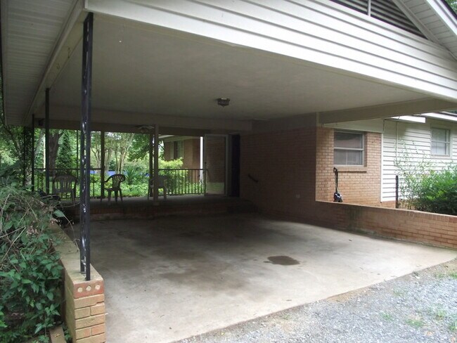 Building Photo - 3829 W Tyvola Rd