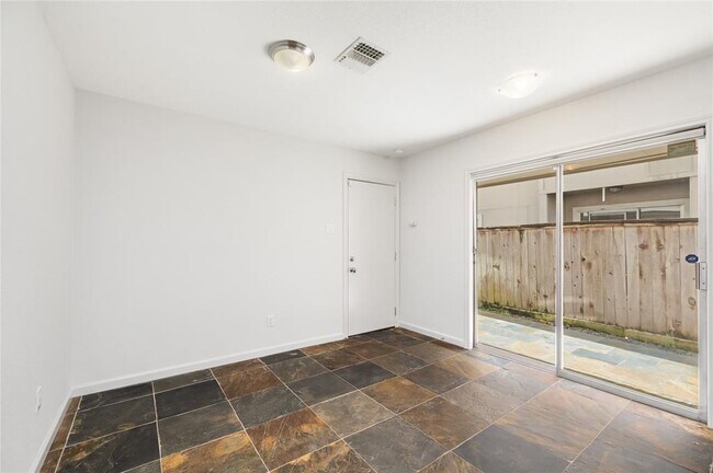 Building Photo - 4406 Basswood Ln