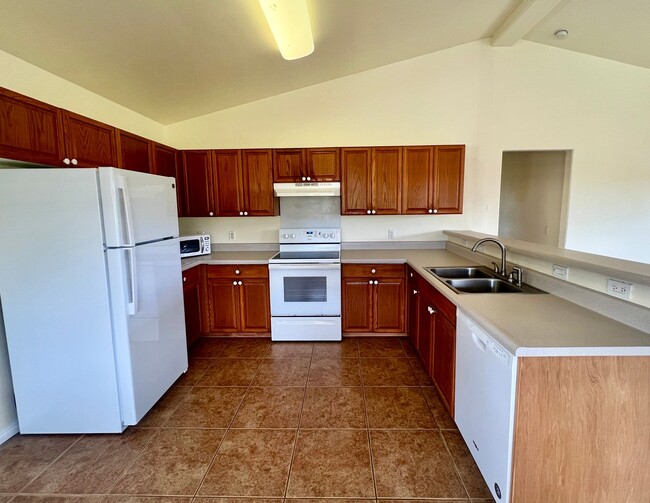Building Photo - 3 Bedroom Home in Discovery Harbor with Ga...