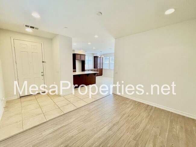 Building Photo - 795 Park View Ter
