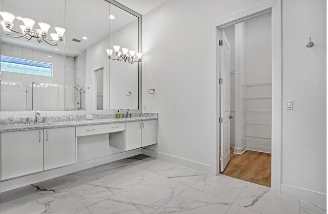 Foto del edificio - 13501 Artisan Cir