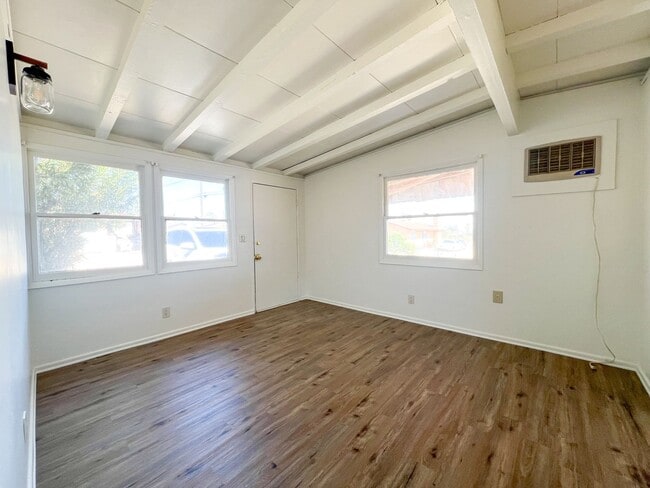 Building Photo - 6067 Abronia Ave