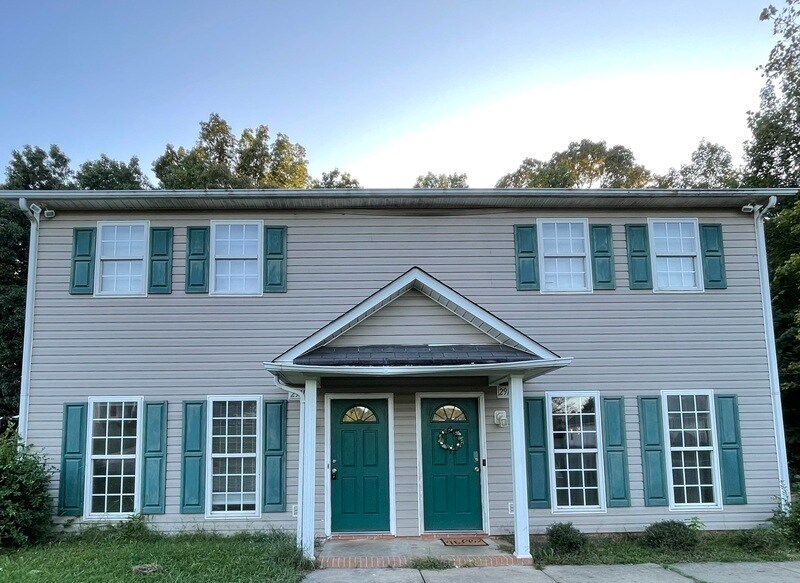 Foto principal - 2911 Bob White Cir