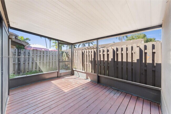 Foto del edificio - 8045 SW 21st Ct