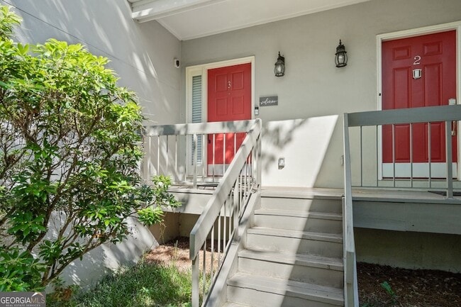 Building Photo - 3 Gilbert Trail NE