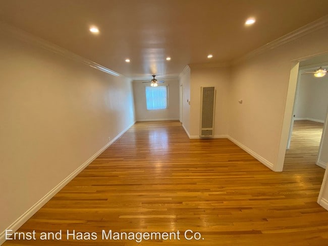 Building Photo - 1038 E Carson St