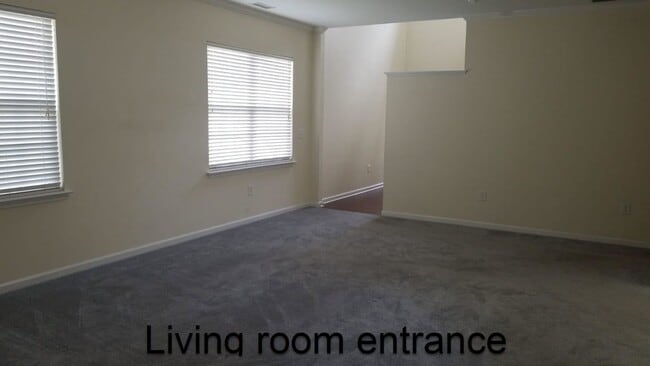 ENtrance to living room - 308 Windy Peak Loop