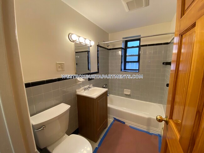 Building Photo - 205 Grove St