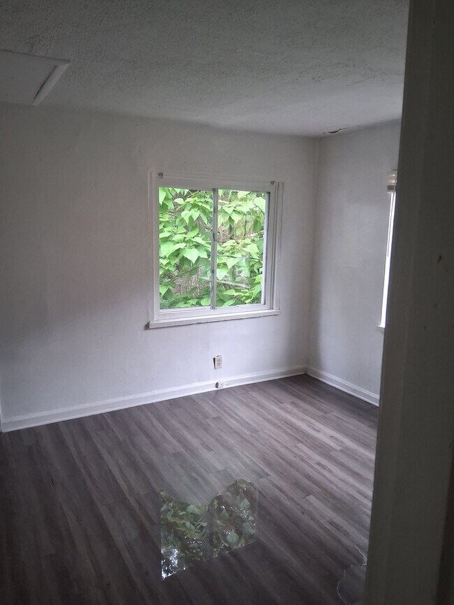 Foto del edificio - 644 Redwood Ave