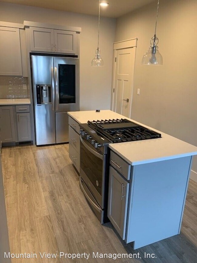 Building Photo - 3 br, 3 bath House - 61571 SW Riverwalk Ln