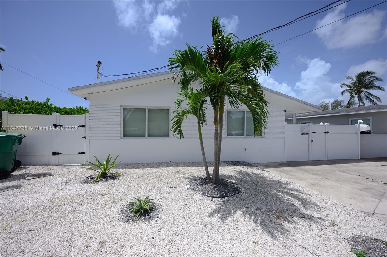Primary Photo - 1453 NW 10th St